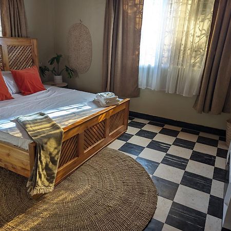 The Lion King Homestay Moshi Buitenkant foto