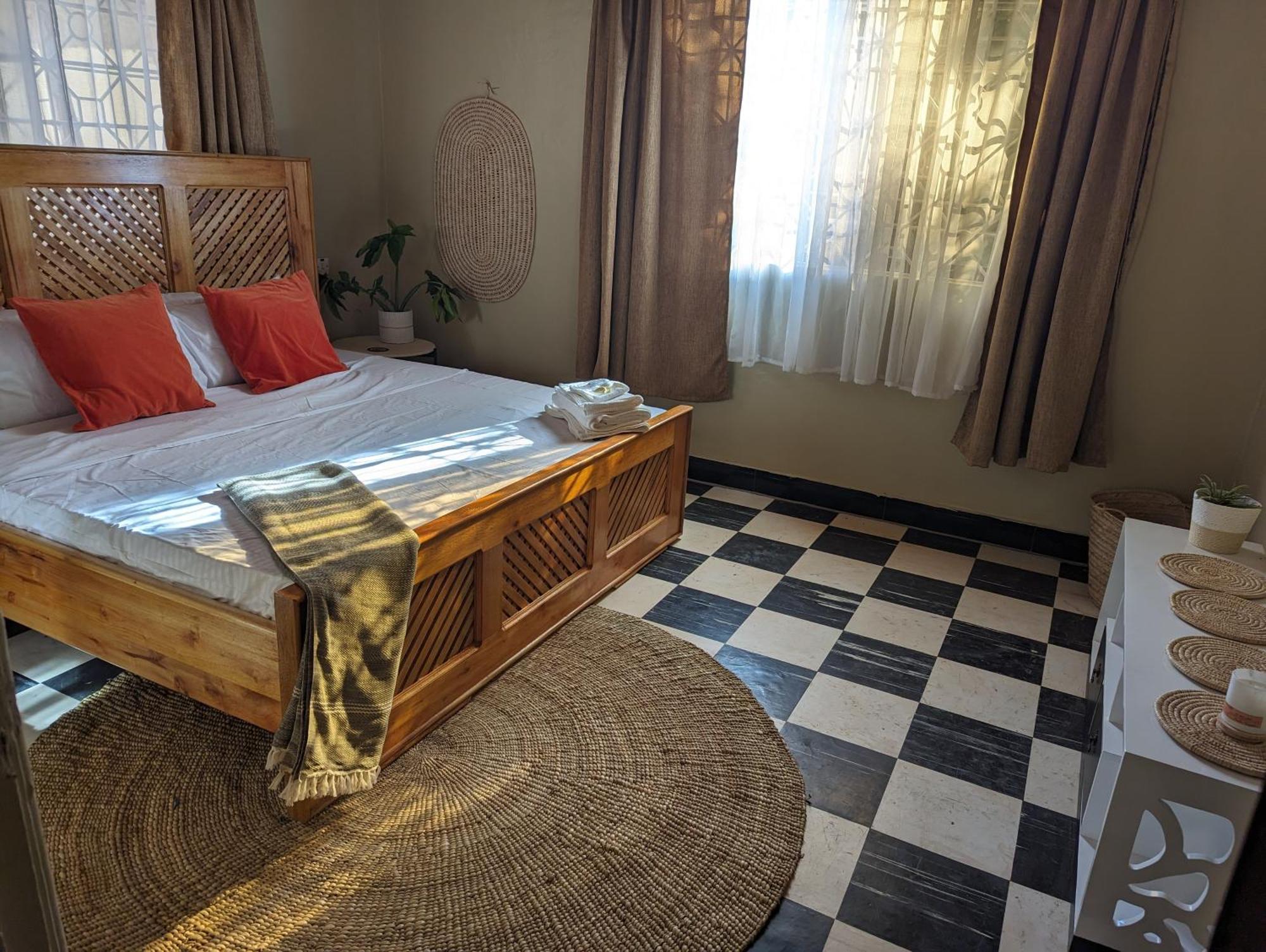The Lion King Homestay Moshi Buitenkant foto