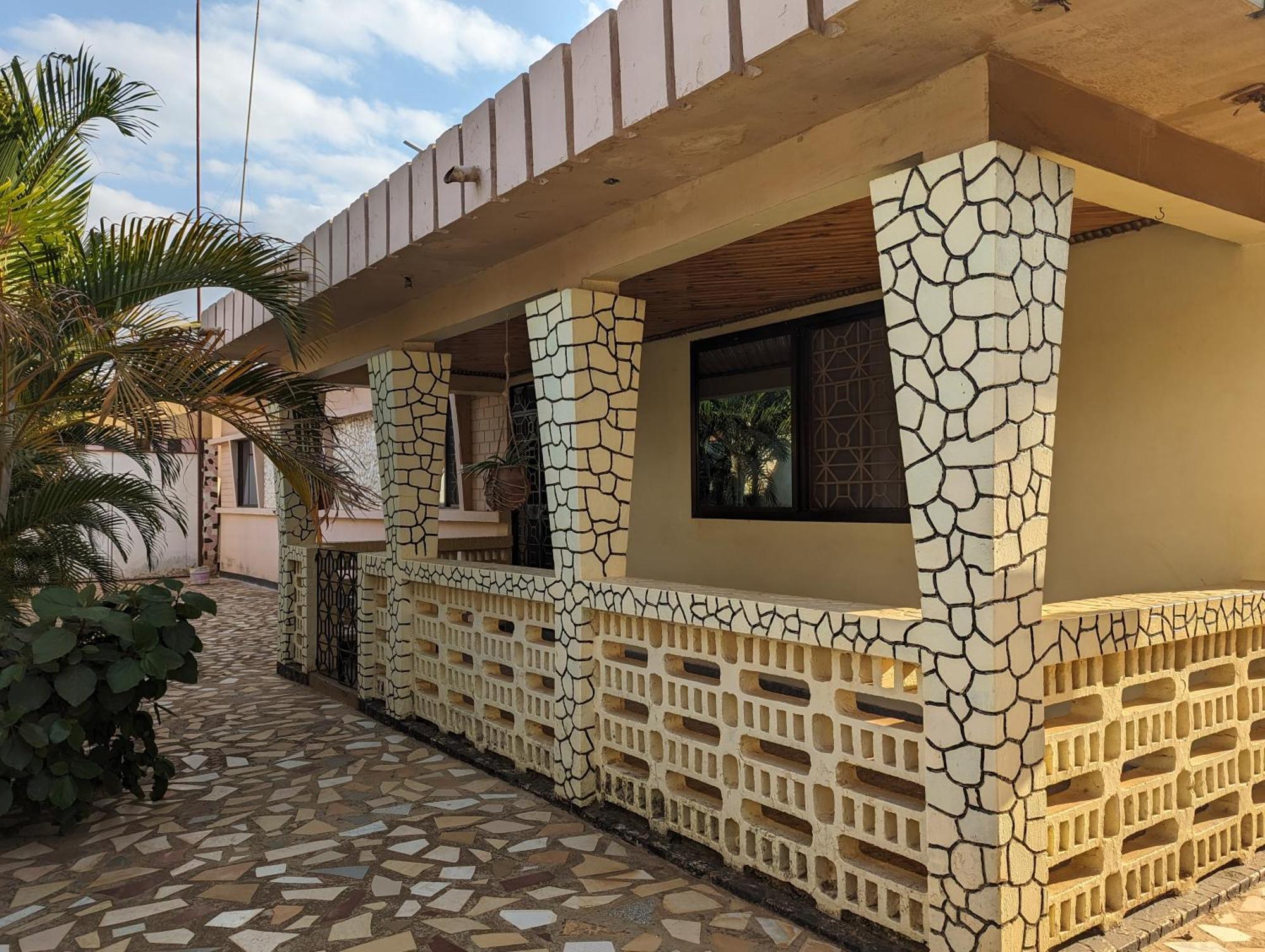 The Lion King Homestay Moshi Buitenkant foto